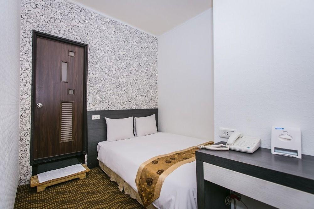 Queens Hotel Тайбей Екстер'єр фото
